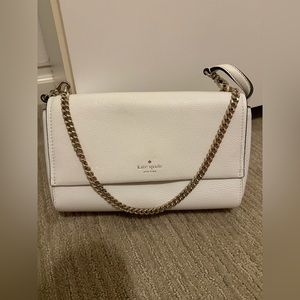 Kate Spade New York
ATWOOD PLACE GREER CROSSBODY